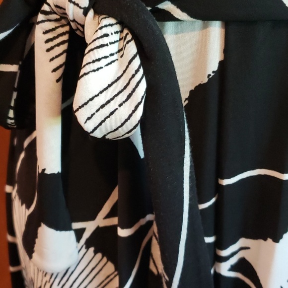 BCBGMax azaria maxi dress. - Picture 4 of 6